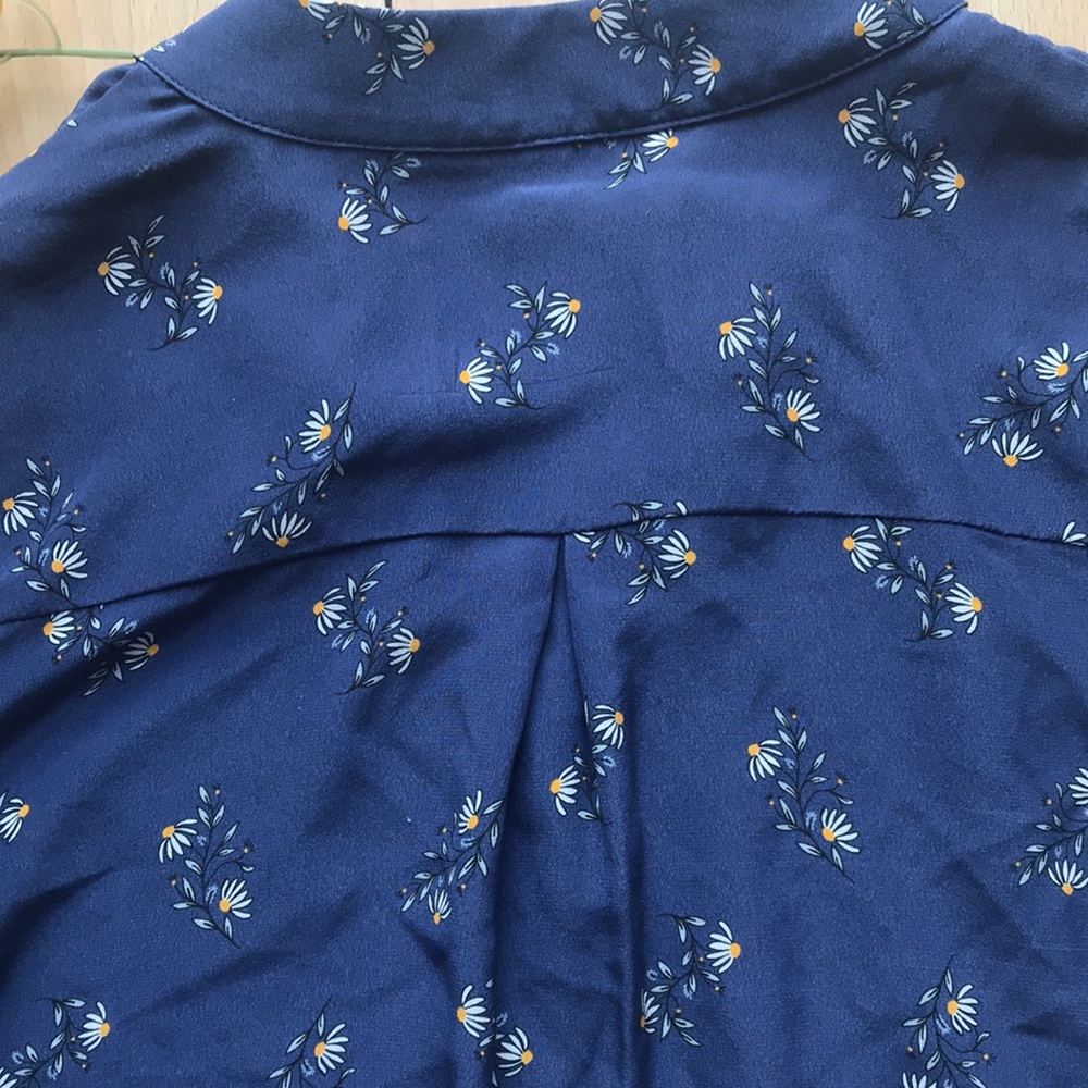 Amour Vert Silk Kaya Long Sleeve Blouse - Picture 7 of 8